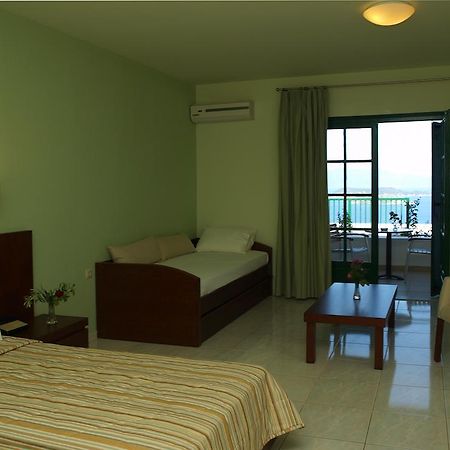 Skiathos Club Hotel & Suites Vasilias  Room photo