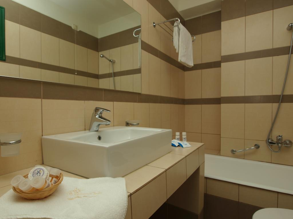 Skiathos Club Hotel & Suites Vasilias  Exterior photo