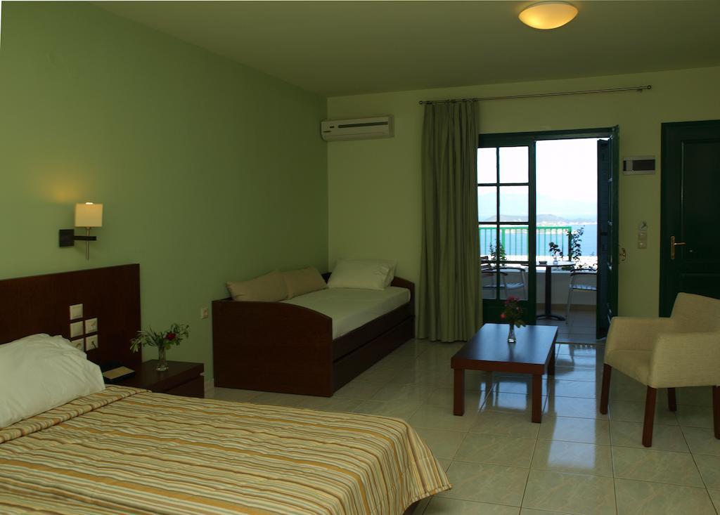 Skiathos Club Hotel & Suites Vasilias  Room photo
