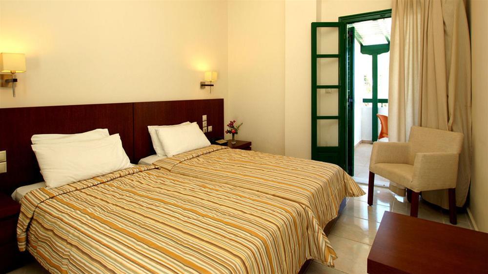 Skiathos Club Hotel & Suites Vasilias  Exterior photo